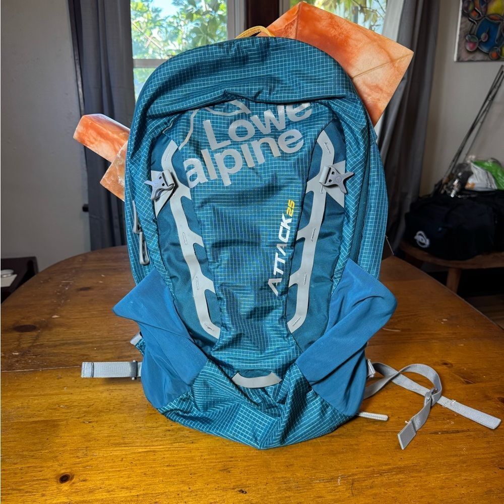 Lowe Alpine Attack 25L Backpack